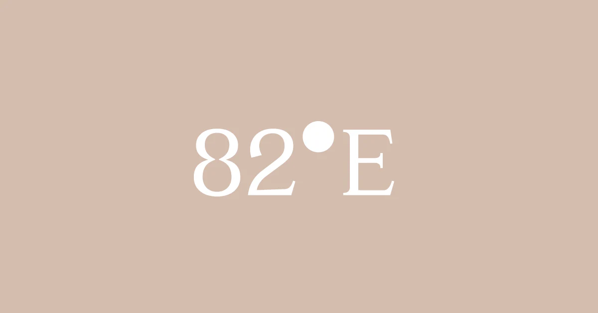 82°E